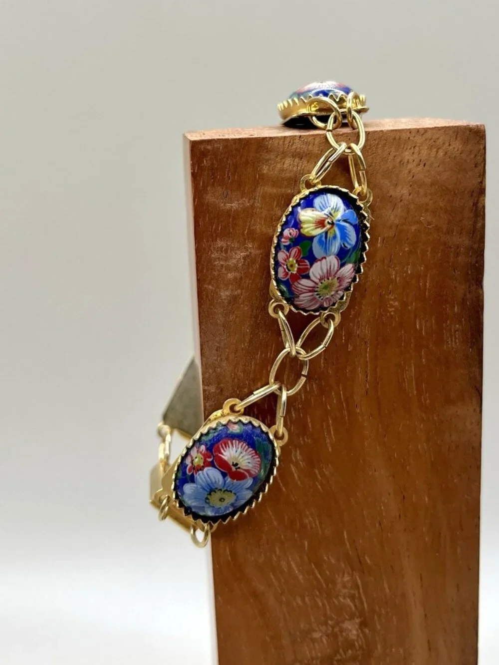 VTG Italian Venetian Floral Glass Cabochon Bracelet Gold Tone Mid Century MCM